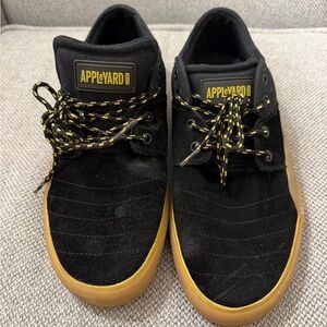 Appleyard Globe Mahalo Plus skater shoes black suede sz 10.5